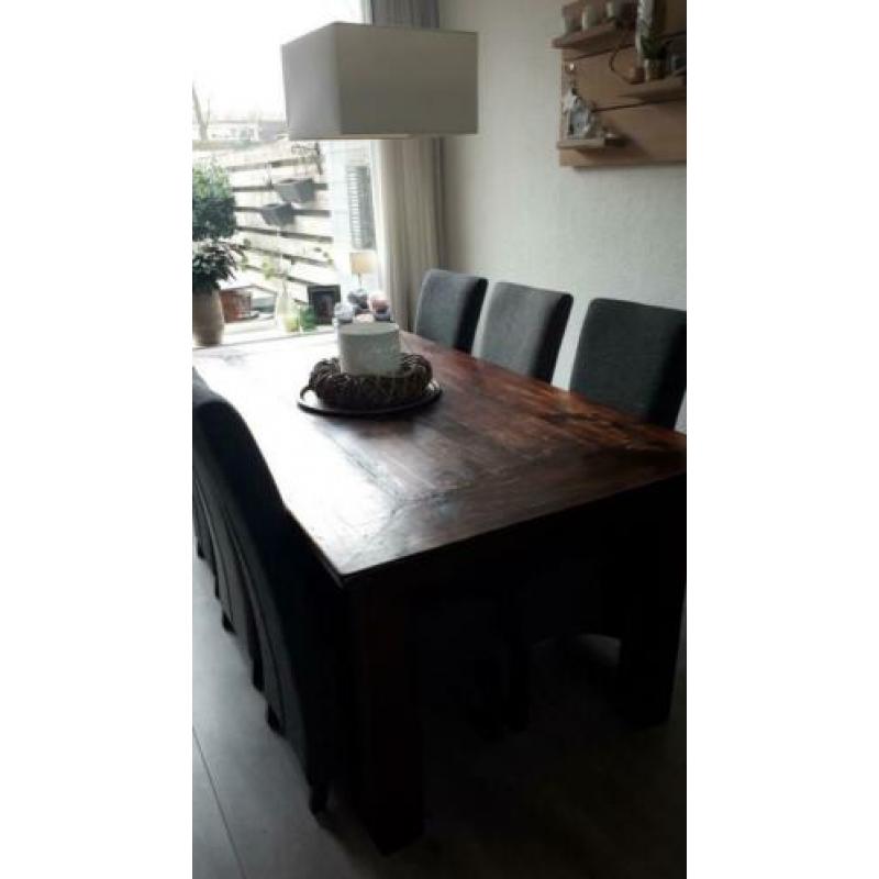 Teakhouten, koloniale eettafel