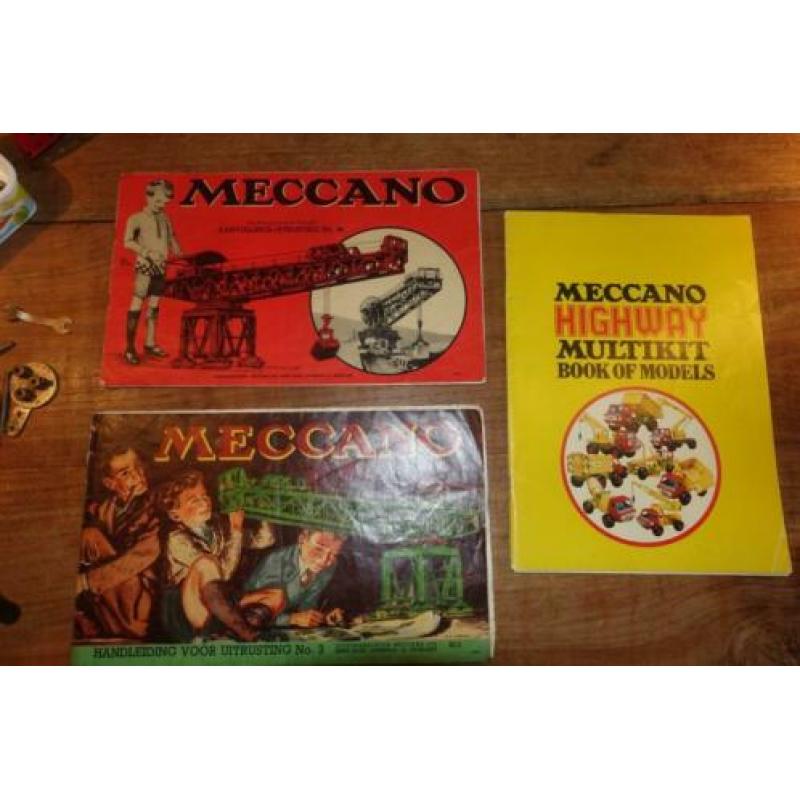 Partij met oud Meccano 3 oude boekjes + vintage magic motor
