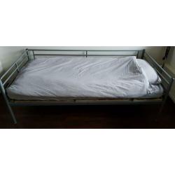 Zilverkleurig 1 persoonsbed+matras+lat.bodem Ikea unisex