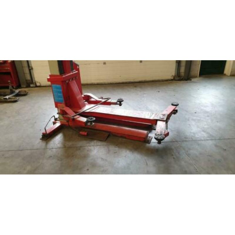 1 koloms hefbrug 2500 KG Orlandini