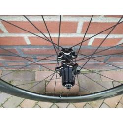 Zipp 404 Firecrest Clincher Tubeless Disc Carbon Wielset