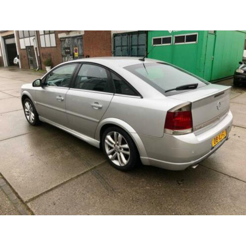 Opel Vectra GTS 2.2-16V Executive