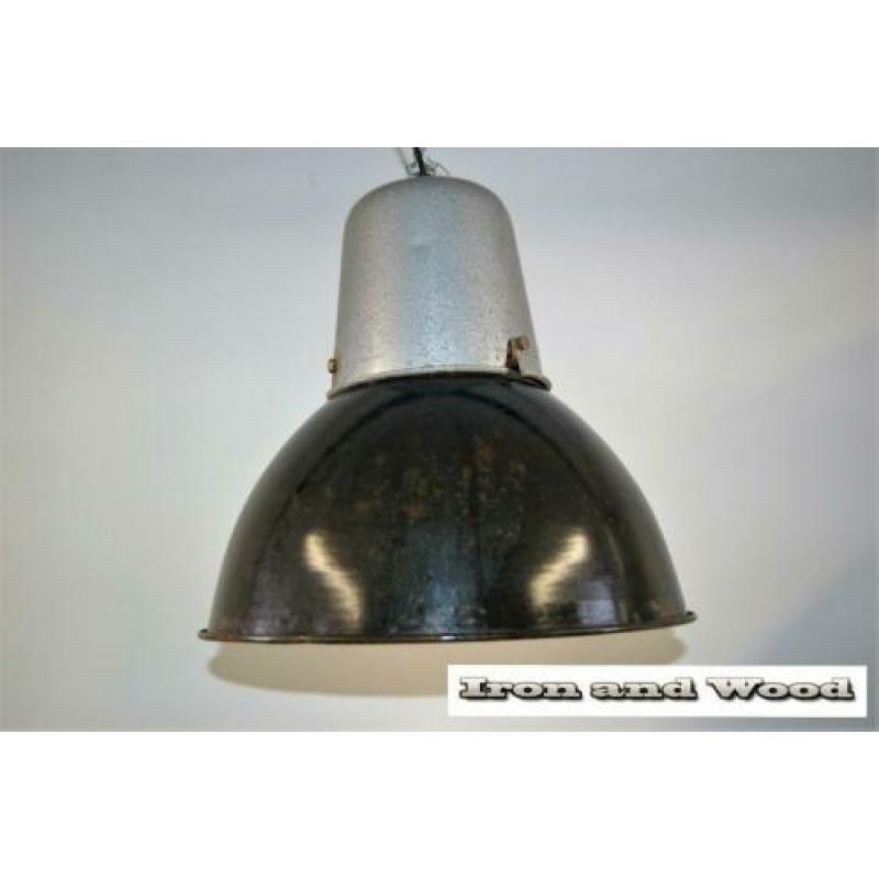 Zwarte emaille industriele lamp / fabriekslamp H38 D35