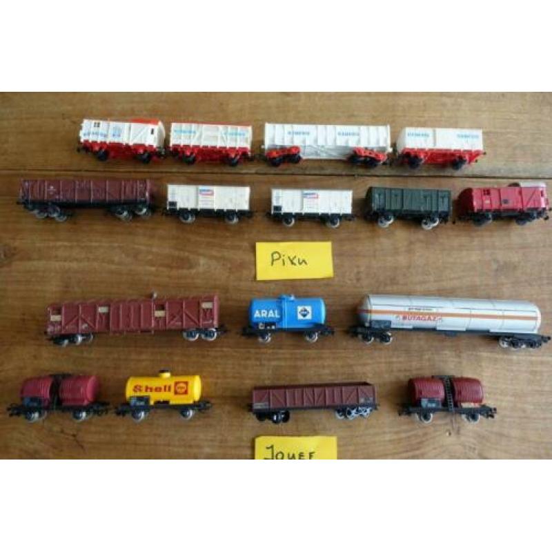 16 stuks Piku en Jouef wagons. Circuswagon
