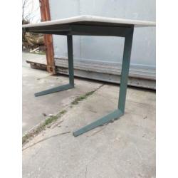 Friso Kramer schooltafel /Ahrend cirkel / vintage bureau