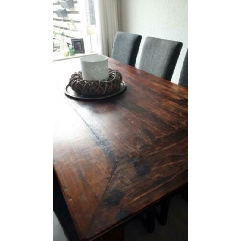 Teakhouten, koloniale eettafel