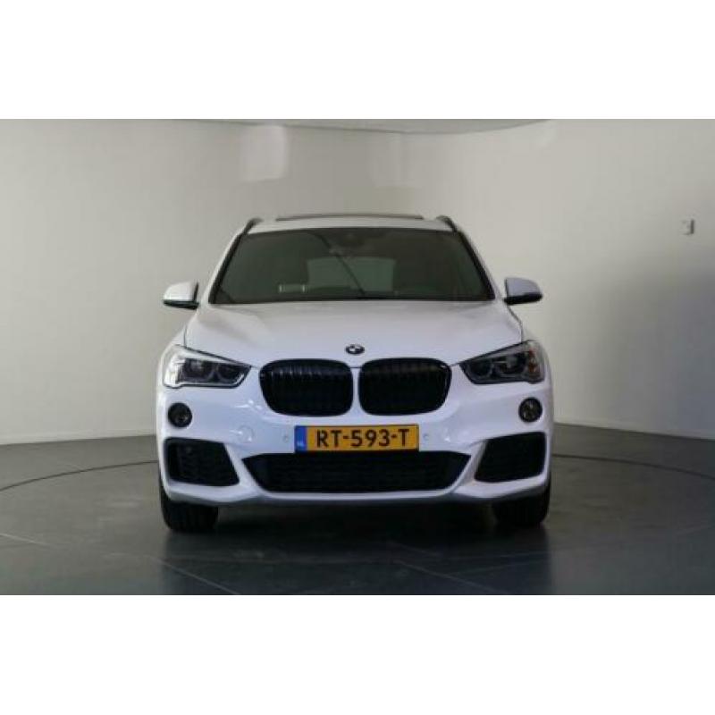BMW X1 1.8i sDrive High Executive M Sport / 19 Inch velgen /