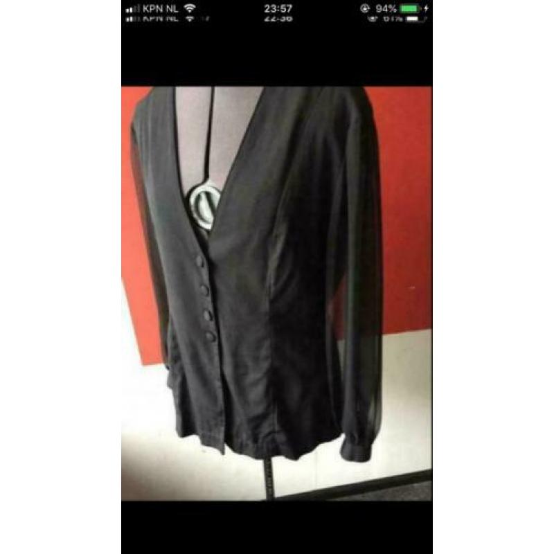 Feestelijk zwart blouse jasje met voile mouwen maat L. ZGAN