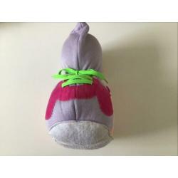 Vintage sneaker peekers pop
