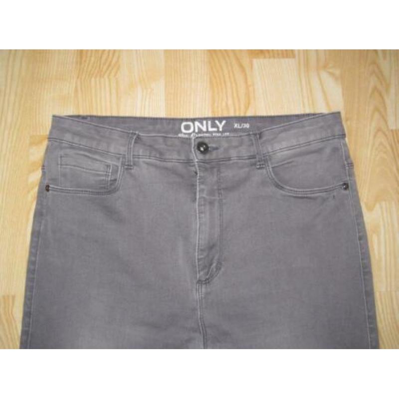 DAMES JEANS van ONLY. Maat:L/XL.