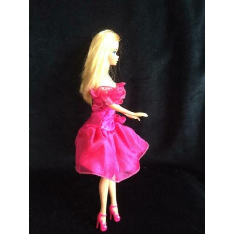 Mattel Barbie Korea 1966 met origineel Barbie jurkje