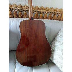Epiphone PR200D vs (Gibson)