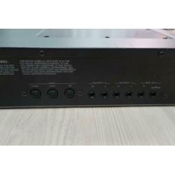 Roland JV-1080 met 4 (!) expansion boards