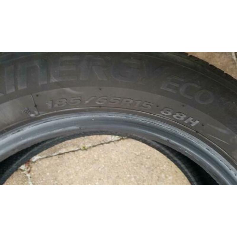 Hankook 185/65/R15/H88 - 4 zomerbanden gebruikt
