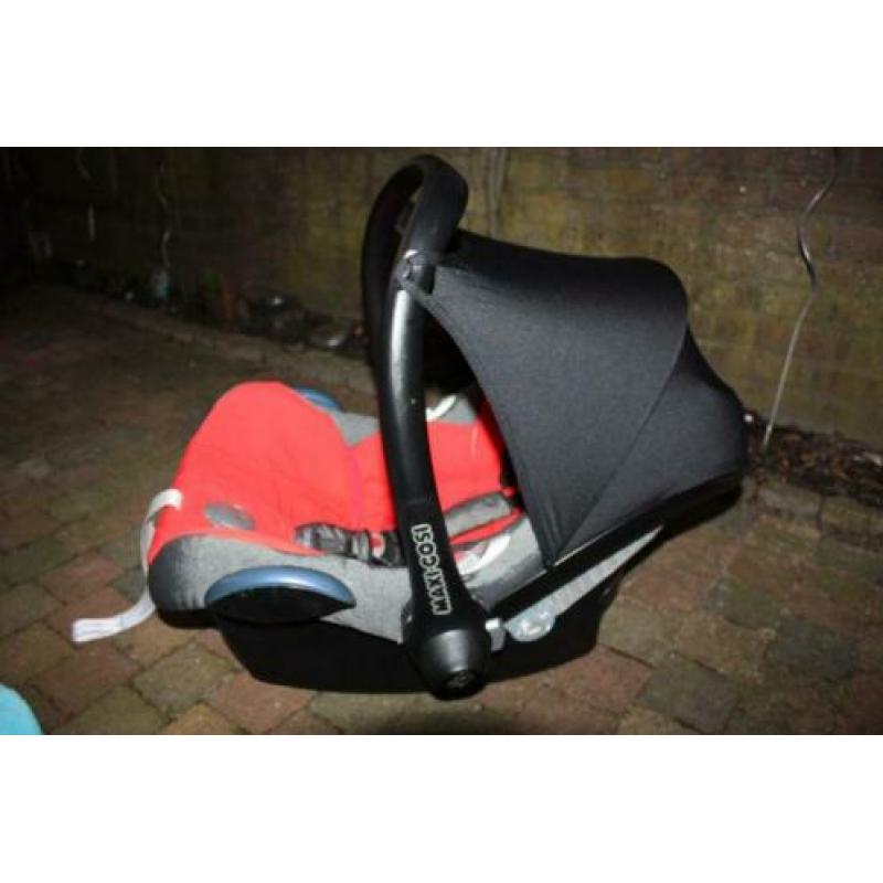 Maxi cosi is makkelijk mee te nemen of voor tweede auto enz