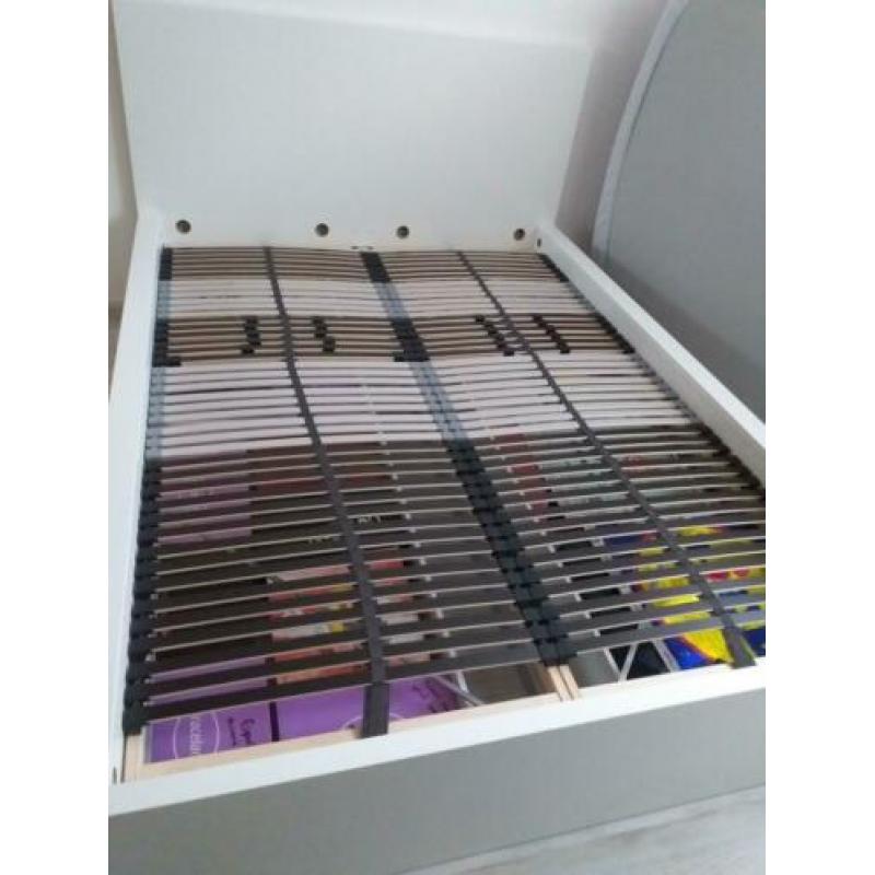 2 Pers. ledikant+lattenbodems+4lades