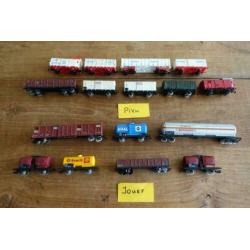 16 stuks Piku en Jouef wagons. Circuswagon
