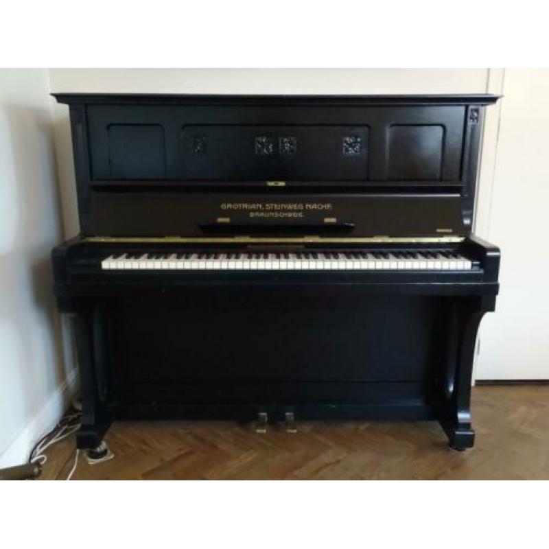 Gotrian Steinweg piano zwart