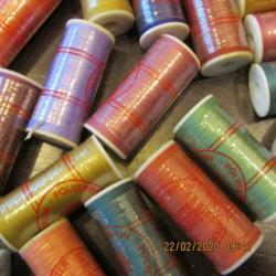 Partij 43 klossen van 200 meter Polyester naaimachine garen