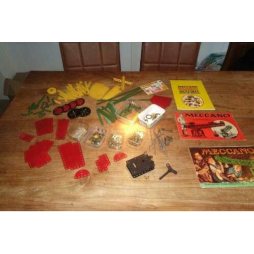 Partij met oud Meccano 3 oude boekjes + vintage magic motor