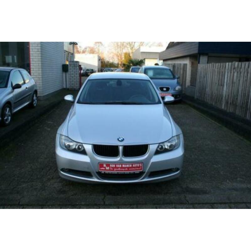 BMW 3-serie 320i Dynamic Executive