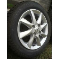 Nieuwe 14” originele toyota aygo velgen + banden 4x100