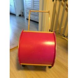 Leuke houten poppenwagen