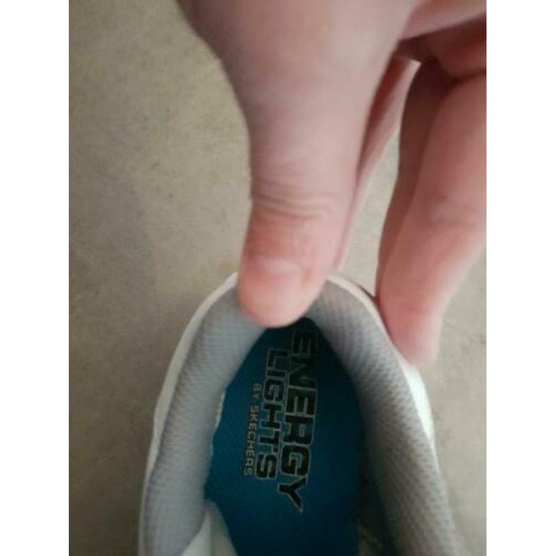 Energy lights skechers mt 36