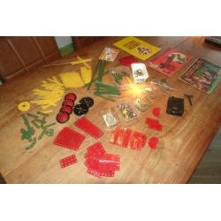 Partij met oud Meccano 3 oude boekjes + vintage magic motor