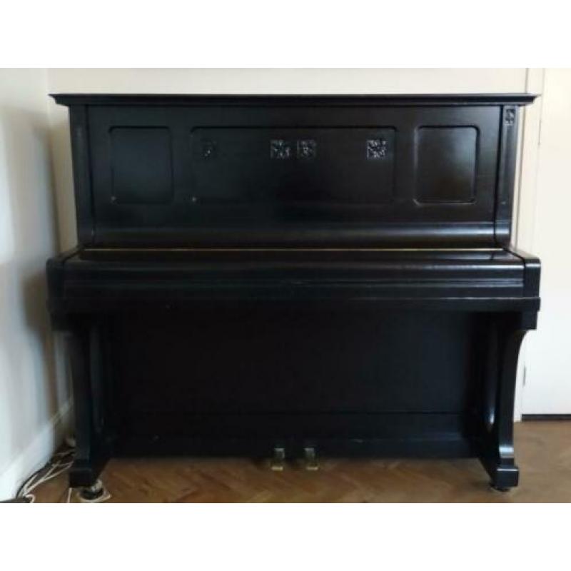 Gotrian Steinweg piano zwart