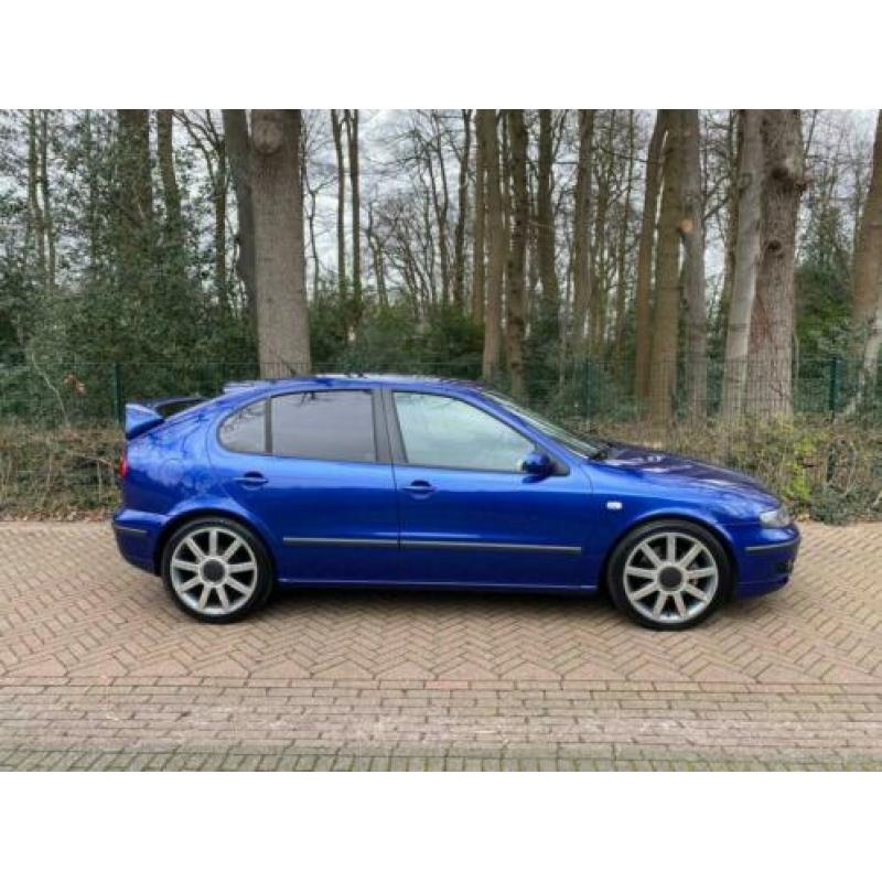 SEAT Leon 1.8-20VT Sport 180Pk zeer sportief