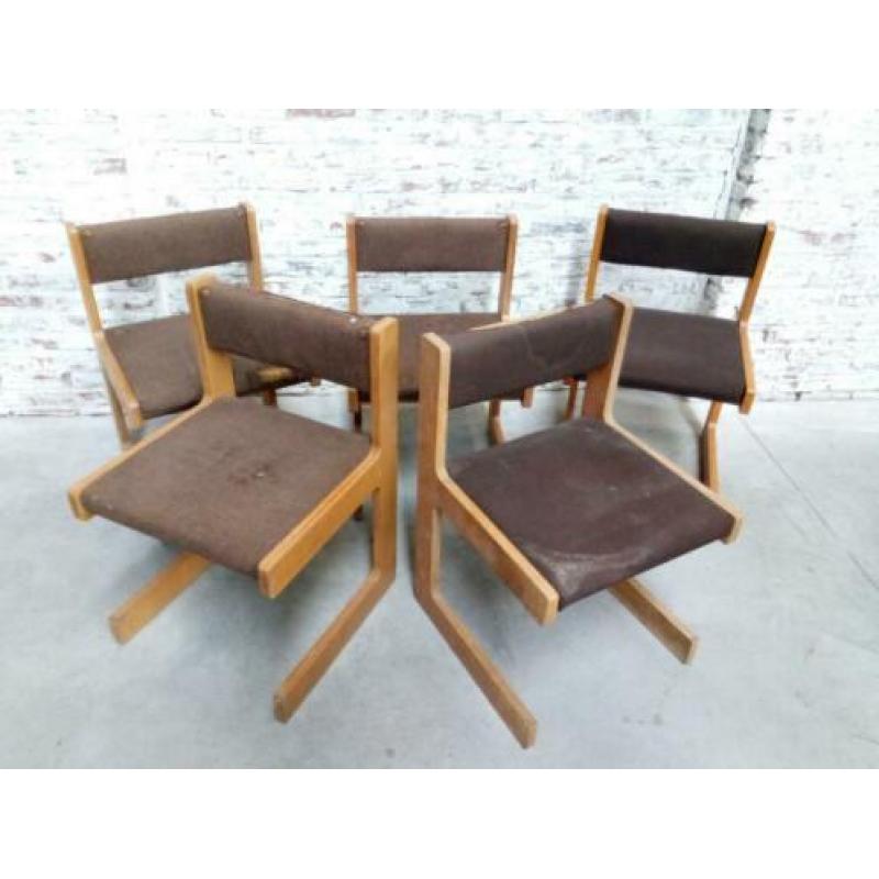 5 vintage design stoelen, op te knappen.