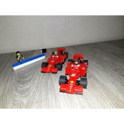 2 Ferrari s