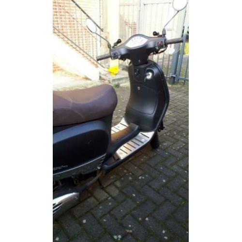 Mooie scooter nog bijna nieuw