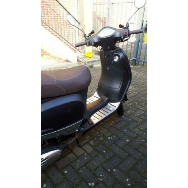 Mooie scooter nog bijna nieuw