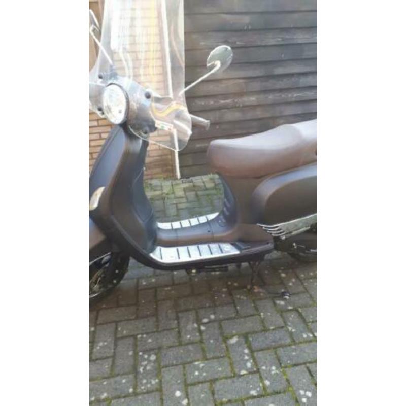 Mooie scooter nog bijna nieuw