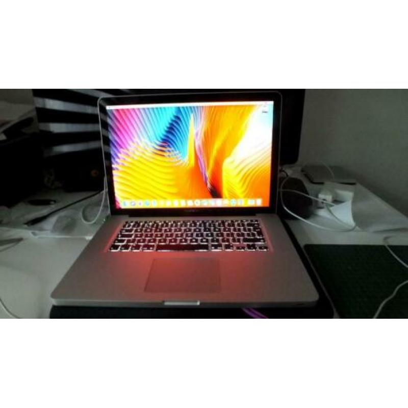MacBookPro Earley 2011 8gb 250GB SSD