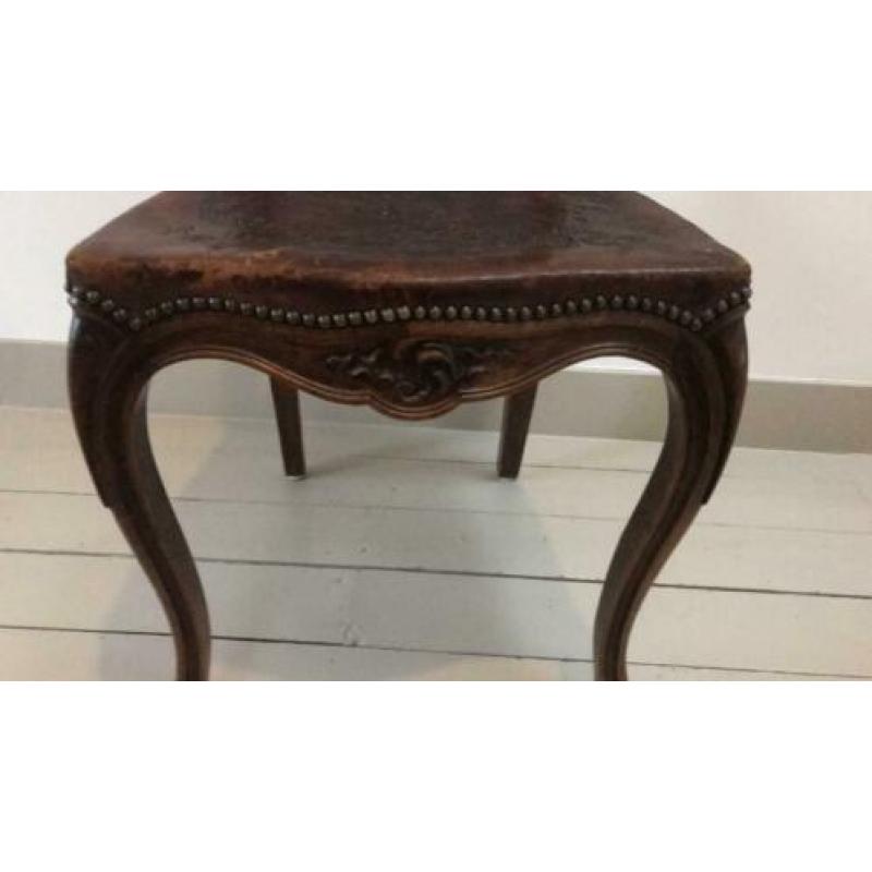 Houten stoel met lederen rug en zitting 1 stuks