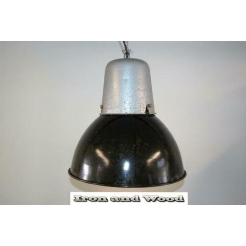 Zwarte emaille industriele lamp / fabriekslamp H38 D35