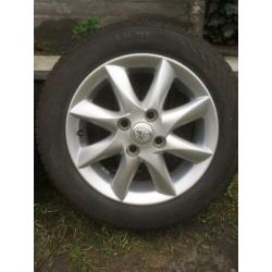 Nieuwe 14” originele toyota aygo velgen + banden 4x100