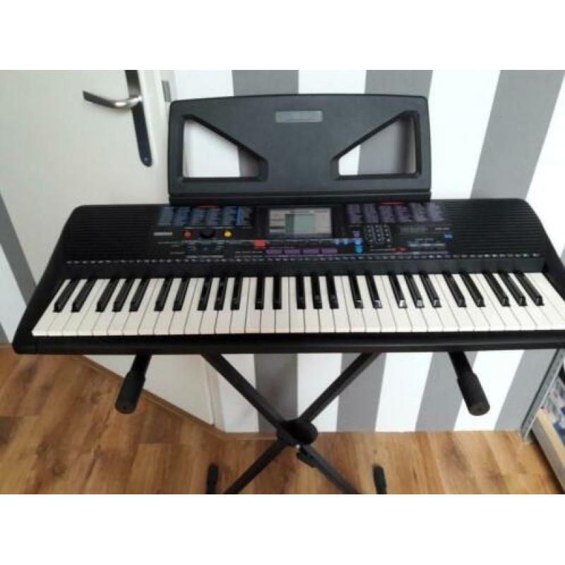 Yamaha PSR 220 keyboard