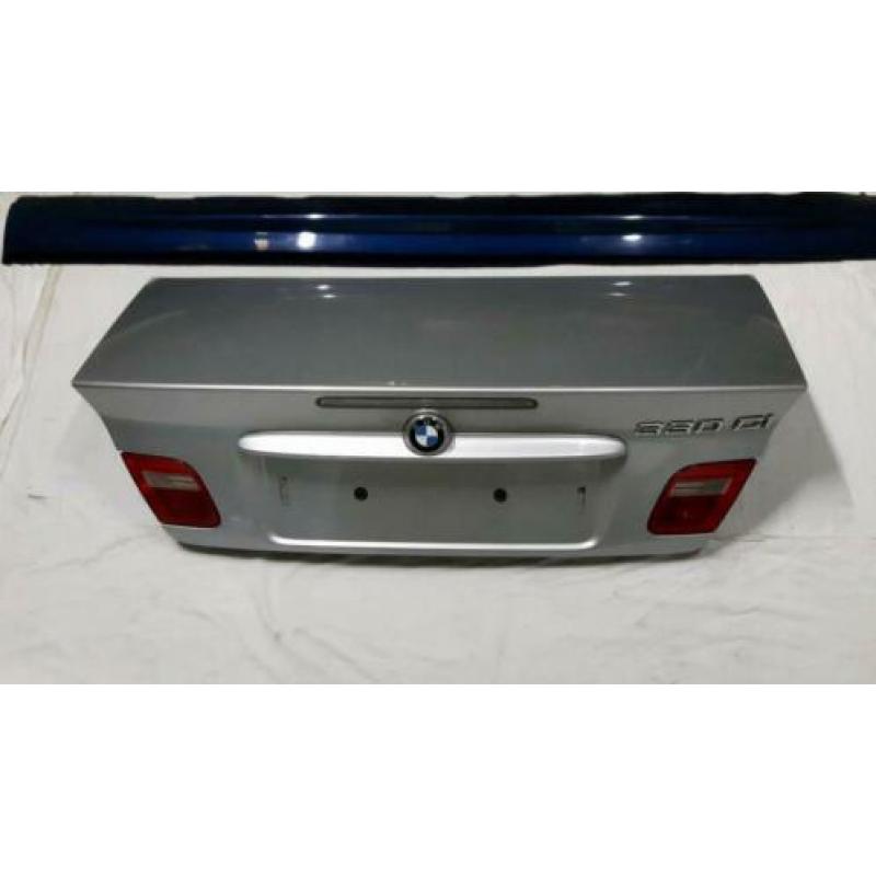 BMW e46 diverse delen trekhaak klep kap spiegels schermen
