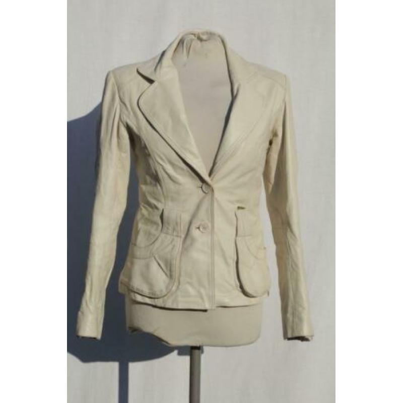 Stoere cremekleurige leren damesjasje.Mt XS.Max 'n Djune