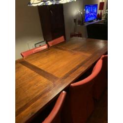 6 lederen stoelen + tafel