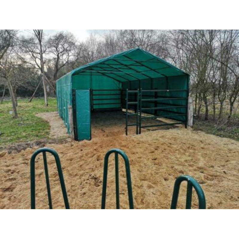 Mobiele schuilstal 6.45 x 4.25 mtr. € 1275,00