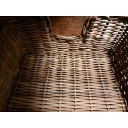 Stevige rotan mand voor klein hondje of katten