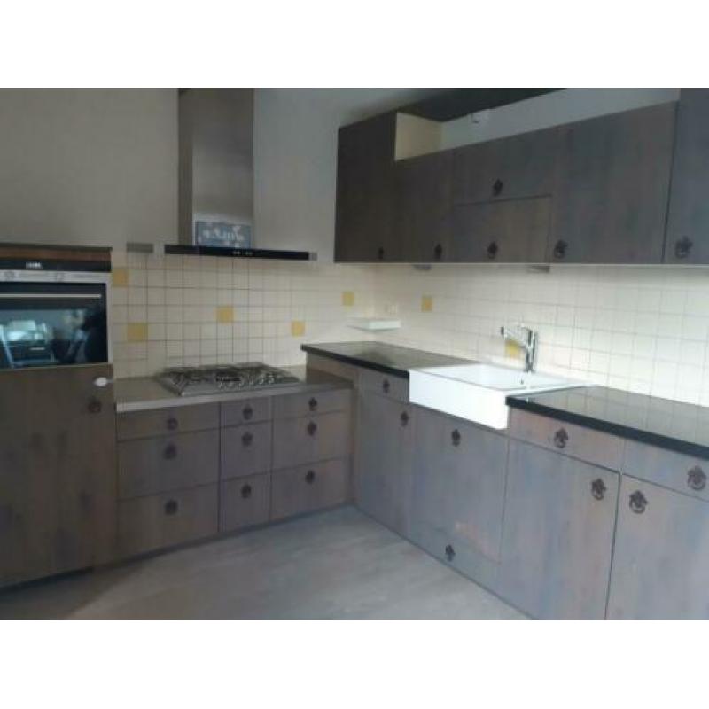 Complete keuken incl inbouw apparatuur.juni '20 op te halen
