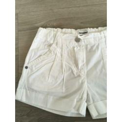 3 POMMES korte broek wit nieuwstaat mt 104 D4