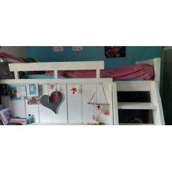 Kinder- meiden bed/ hoogslaper