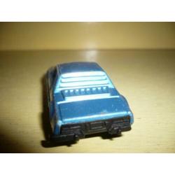 Mie18> oude fiat blauw